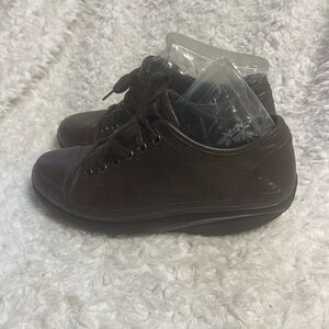 MBT400273-01 Brown Leather Toning Walking Shoes Women SZ10-10.5